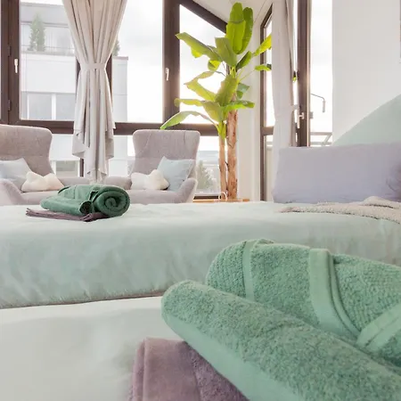 Njoy! Penthouse - Flughafen & Dachterrasse * Filderstadt