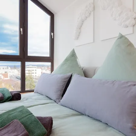 Njoy! Penthouse - Flughafen & Dachterrasse