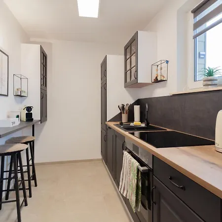 Njoy! Penthouse - Flughafen & Dachterrasse * فيلدرستادت