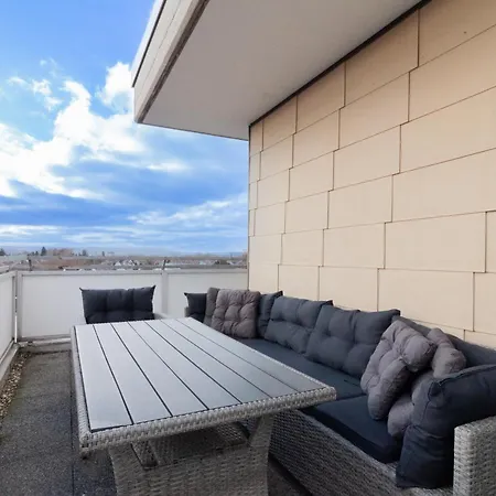 Njoy! Penthouse - Flughafen & Dachterrasse Apartment Filderstadt