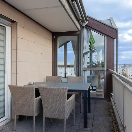 Njoy! Penthouse - Flughafen & Dachterrasse Filderstadt